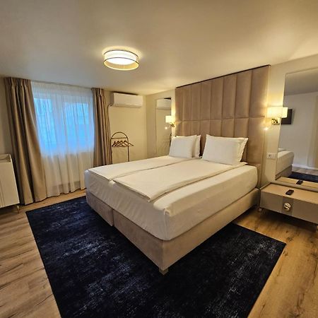 Hotel Queen Râmnicu Vâlcea Eksteriør bilde