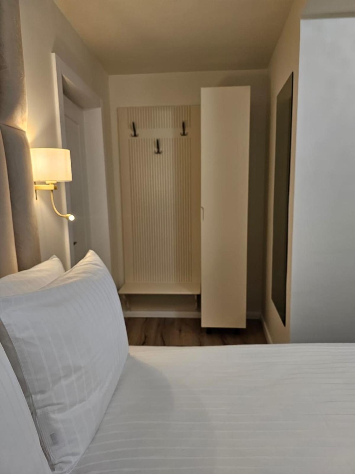 Hotel Queen Râmnicu Vâlcea Eksteriør bilde